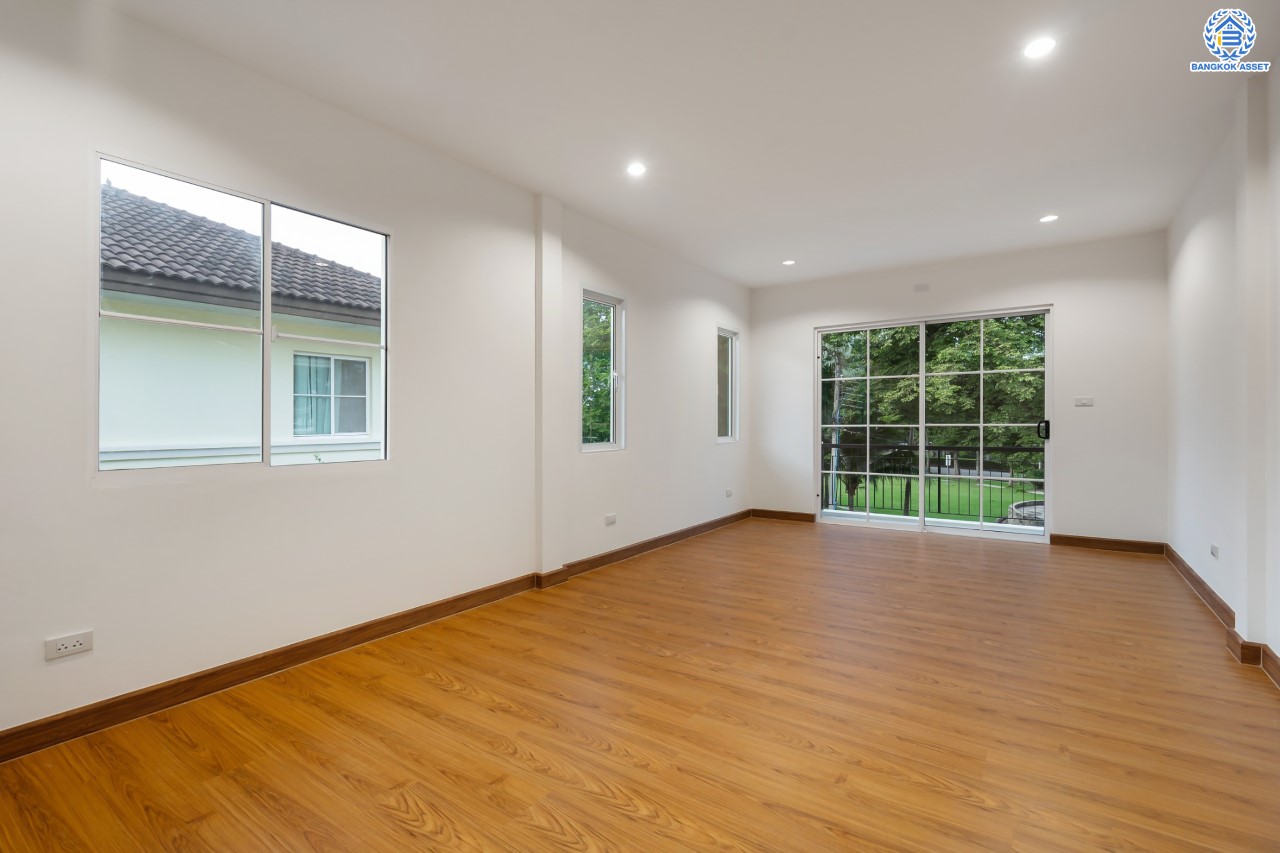 บ้านมือสองตกแต่งใหม่ ม.ชลลดา วัดลาดปลาดุก คุณภาพระดับ L&H บนเนื้อที่ 63.5 ตร.ว. ฟังก์ชัน 3 ห้องนอน 2 ห้องน้ำ 3 ที่จอดรถ บนทำเลศักยภาพ เพียง 15 นาทีถึง เซ็นทรัลเวสท์เกต ใกล้รถไฟฟ้าสายสีม่วง "สถานีคลองบางไผ่"